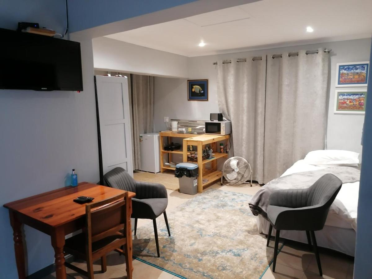 Aanhuizen Guest House Свеллендам Экстерьер фото