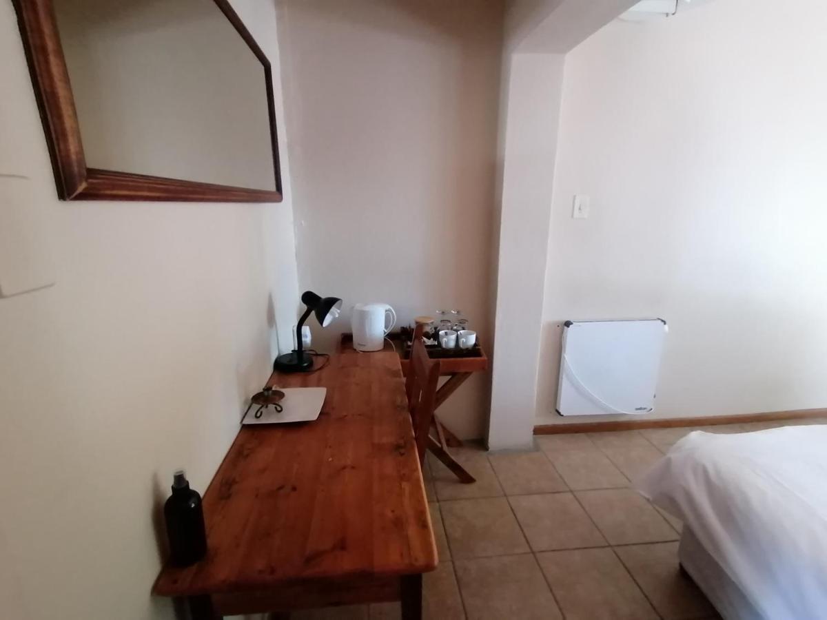 Aanhuizen Guest House Свеллендам Экстерьер фото