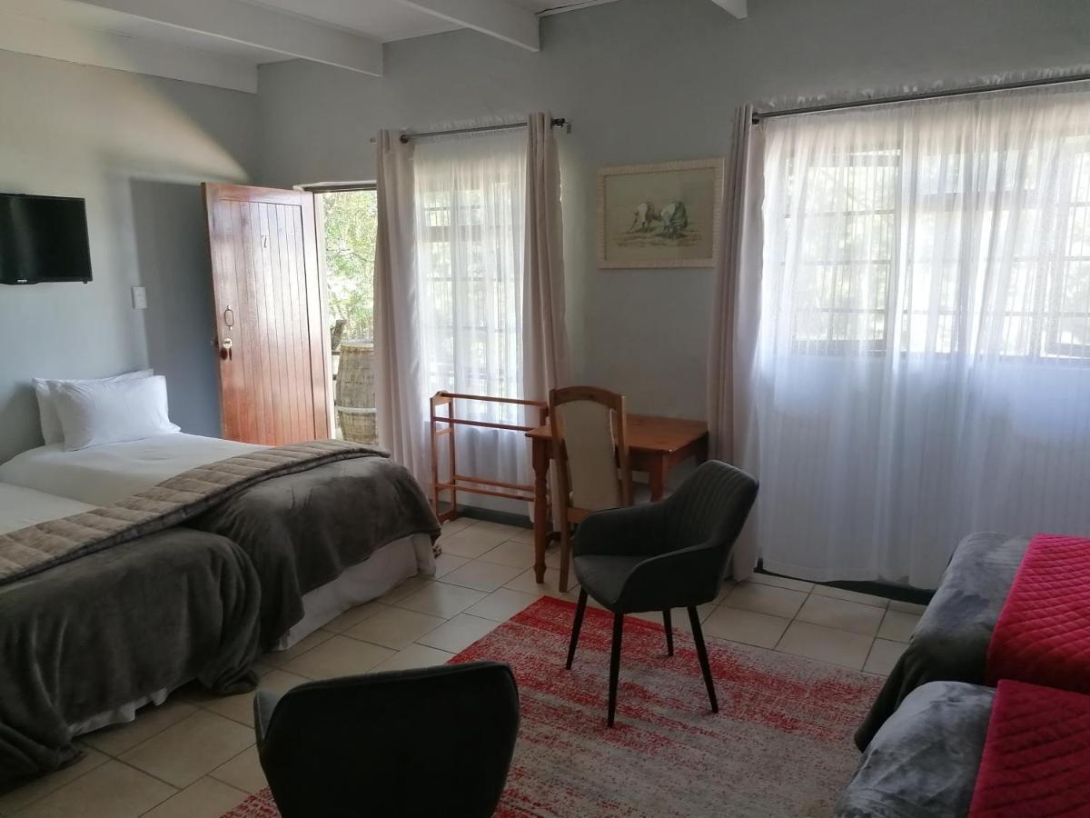 Aanhuizen Guest House Свеллендам Экстерьер фото