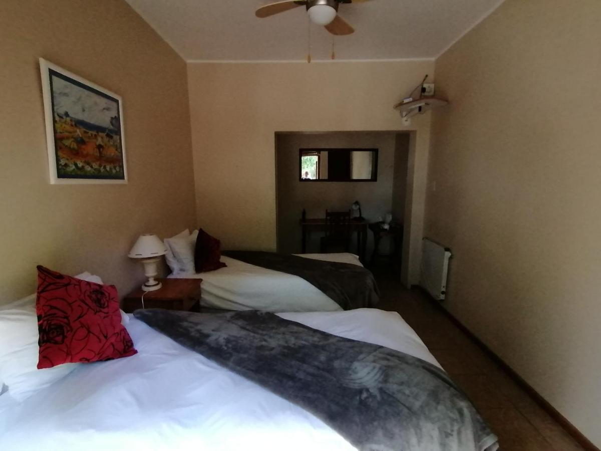 Aanhuizen Guest House Свеллендам Экстерьер фото