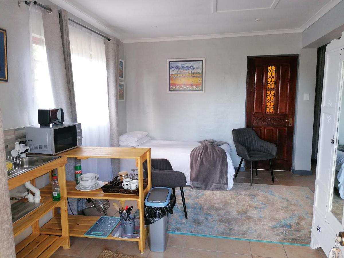Aanhuizen Guest House Свеллендам Экстерьер фото