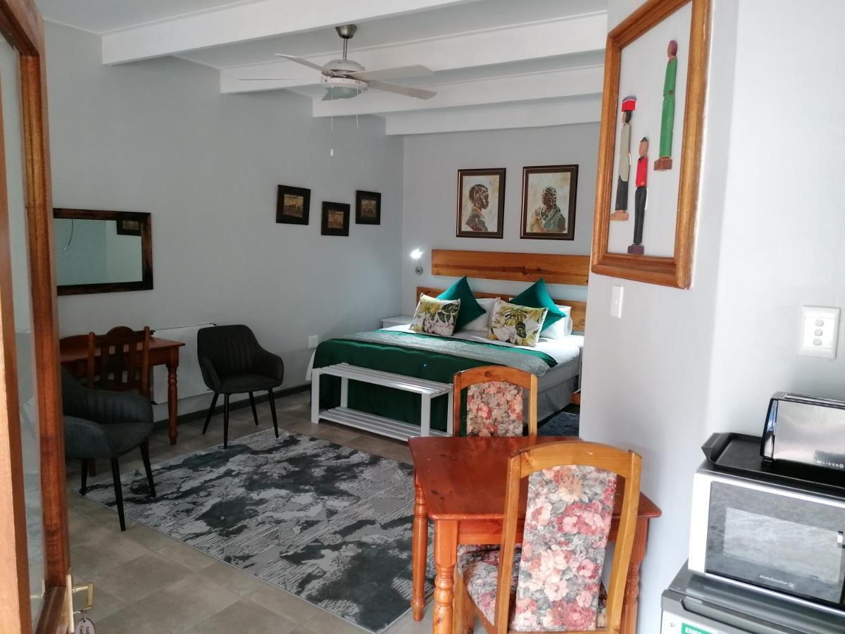 Aanhuizen Guest House Свеллендам Экстерьер фото