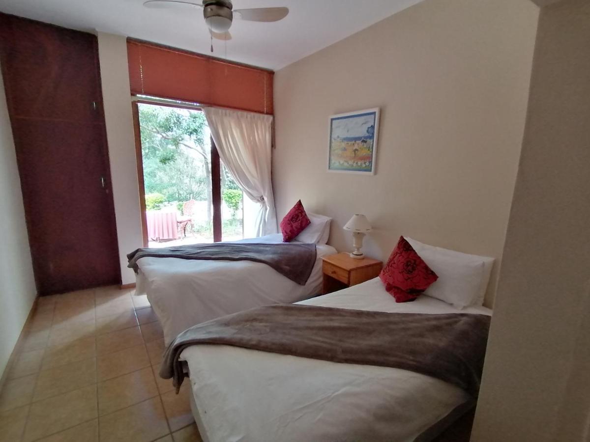 Aanhuizen Guest House Свеллендам Экстерьер фото