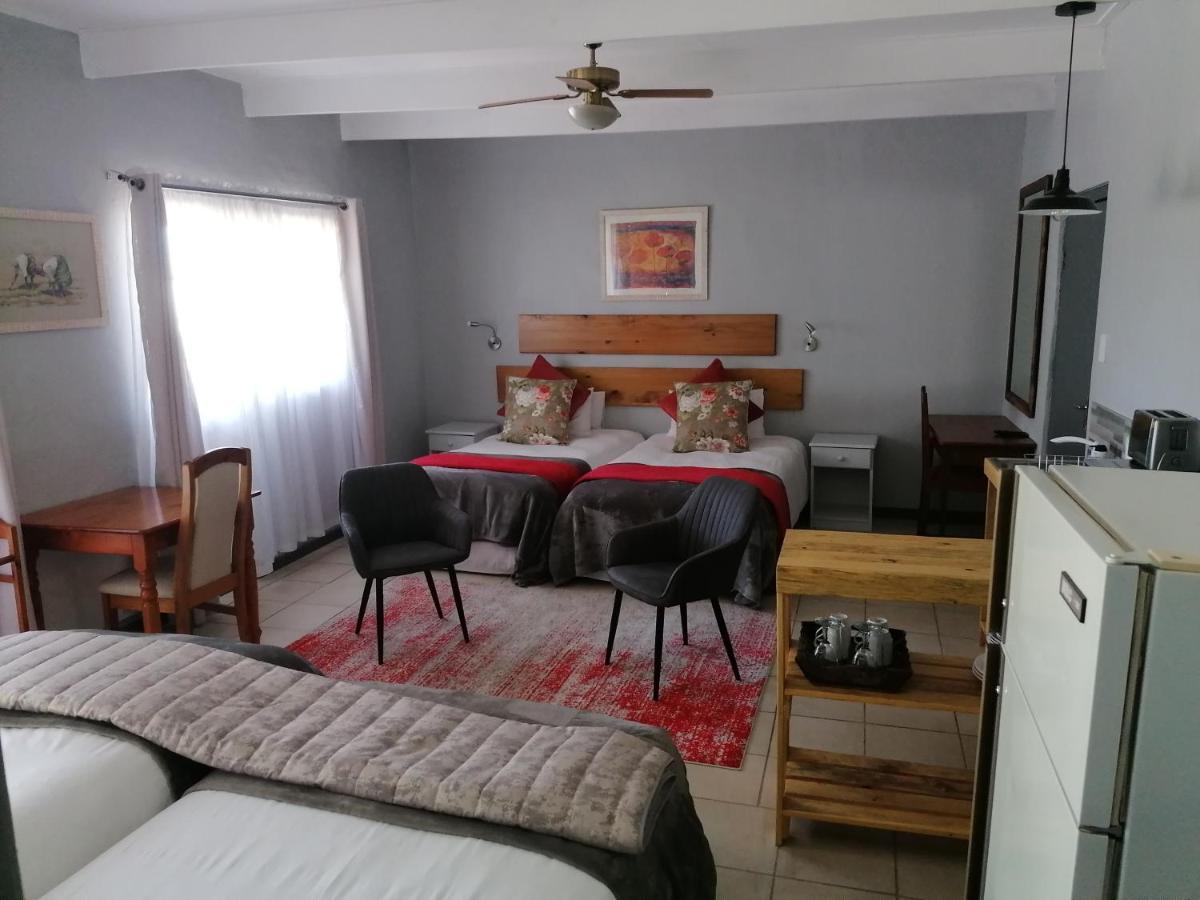Aanhuizen Guest House Свеллендам Экстерьер фото
