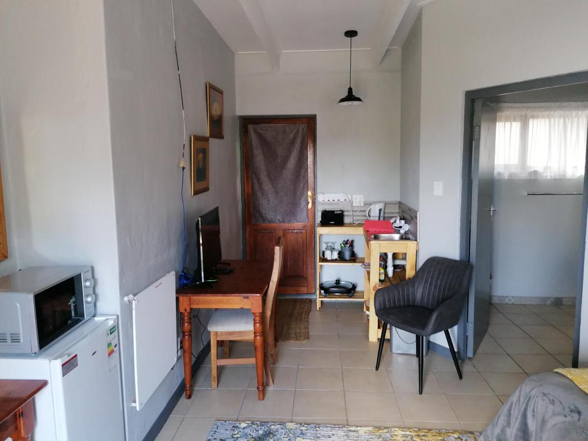 Aanhuizen Guest House Свеллендам Экстерьер фото